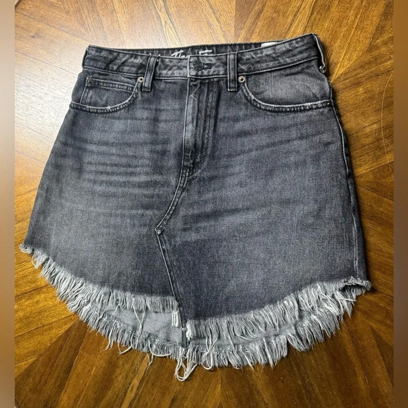 Free People Dresses & Skirts - Free People Bailey Frayed Denim Mini Skirt Black Wash Boho Size 27